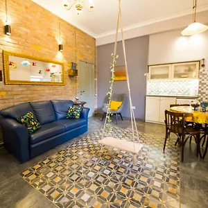 https://sofia-apartment-in-old-tbilisi.alltbilisihotels.com
